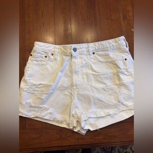 Abercrombie & Fitch White Distressed Denim Shorts – Women’s Size 10